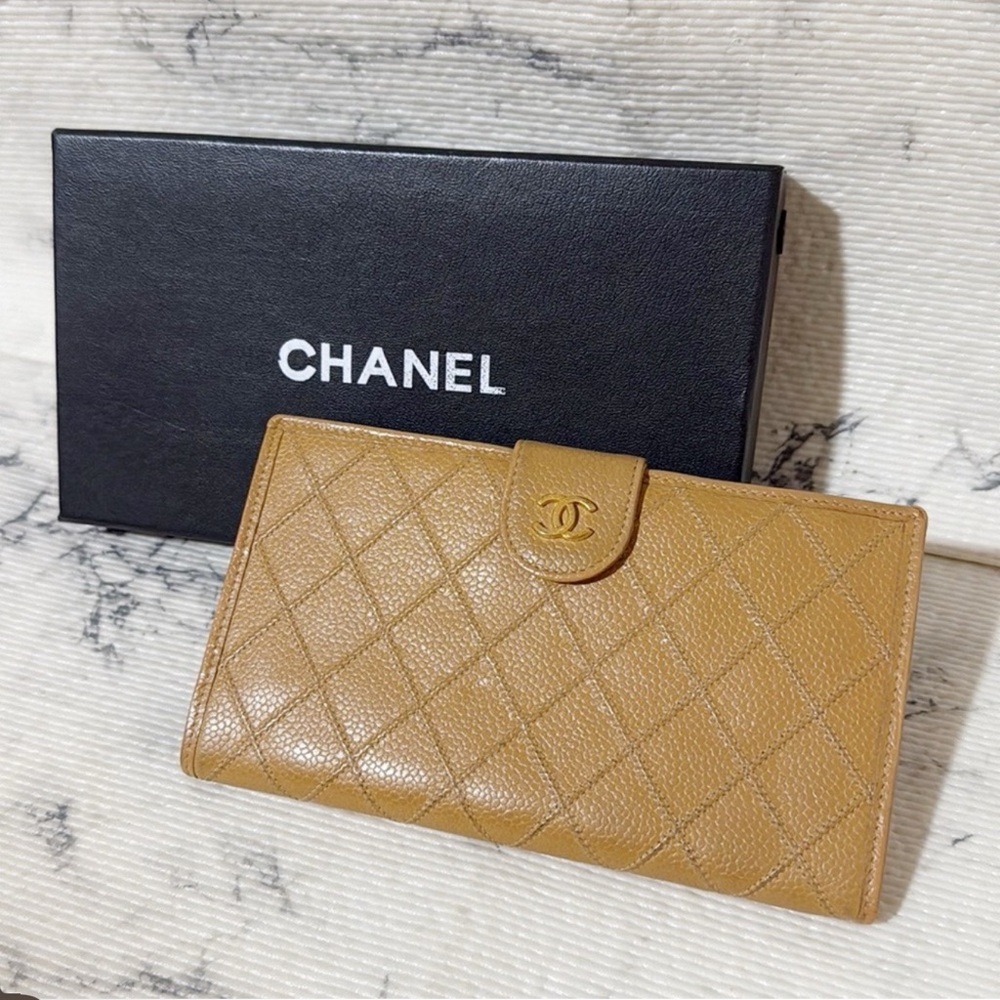Vintage EUC Chanel Tan Quilted Leather Wallet